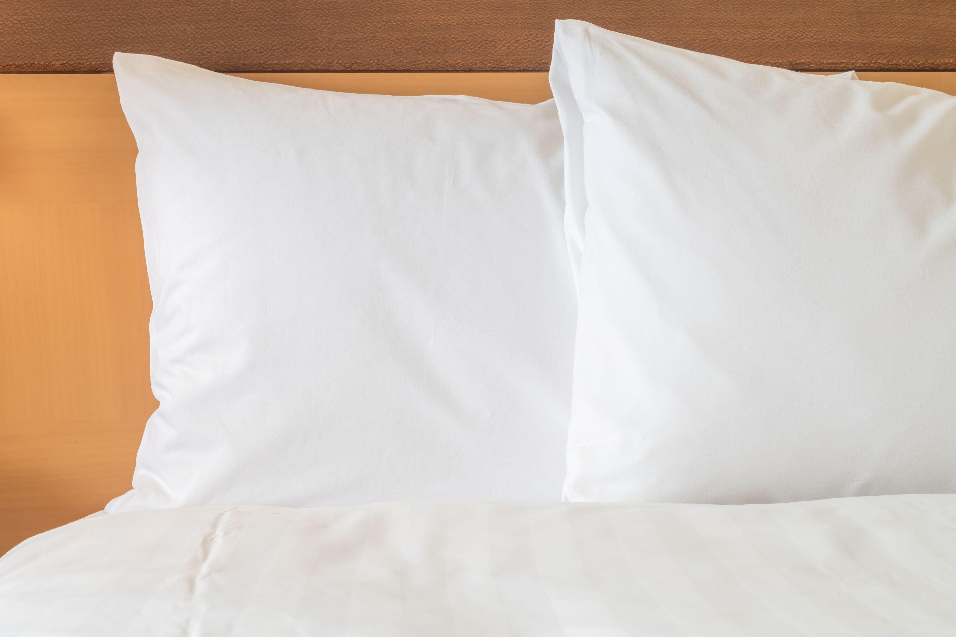 Intercontinental Yokohama Grand By Ihg Yokohama (Kanagawa) Exterior foto Two pillows on a bed