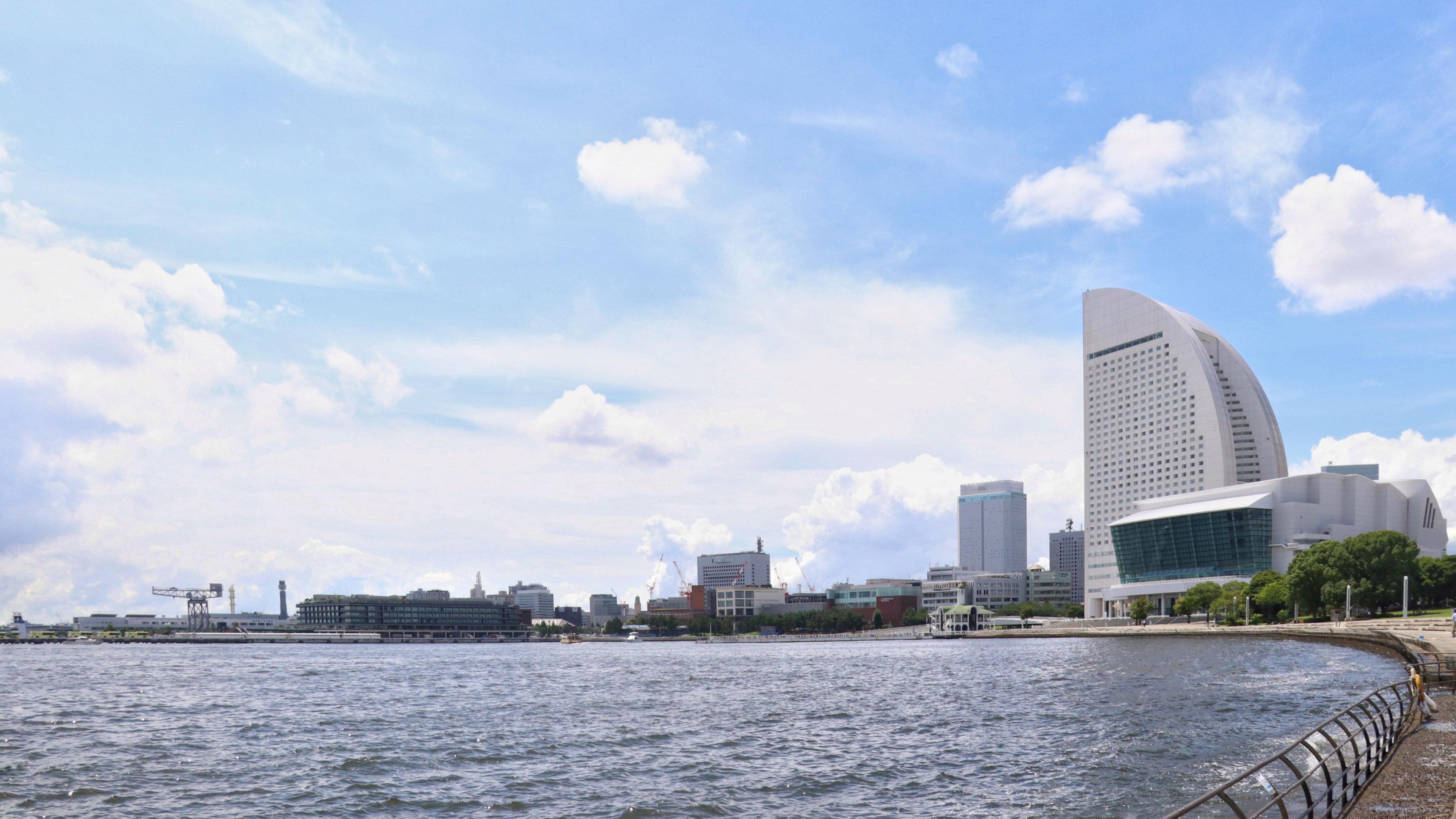 Intercontinental Yokohama Grand By Ihg Yokohama (Kanagawa) Exterior foto View of the port of Nagoya