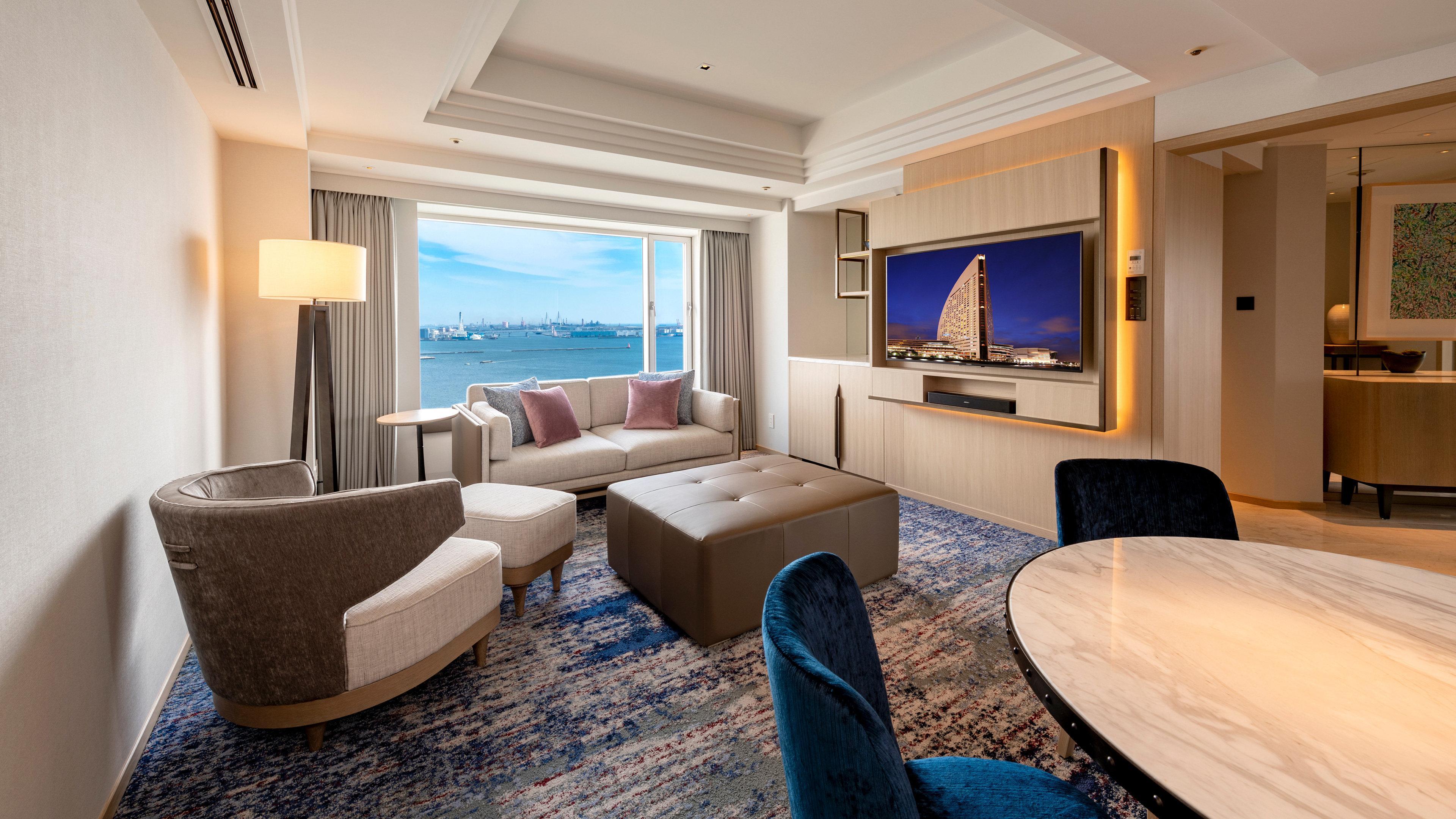 Intercontinental Yokohama Grand By Ihg Yokohama (Kanagawa) Exterior foto Living room of a suite