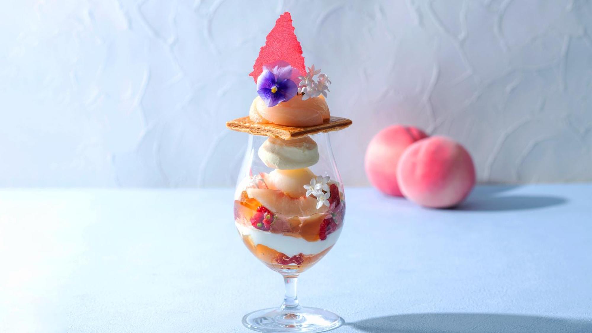 Intercontinental Yokohama Grand By Ihg Yokohama (Kanagawa) Exterior foto A white peach parfait