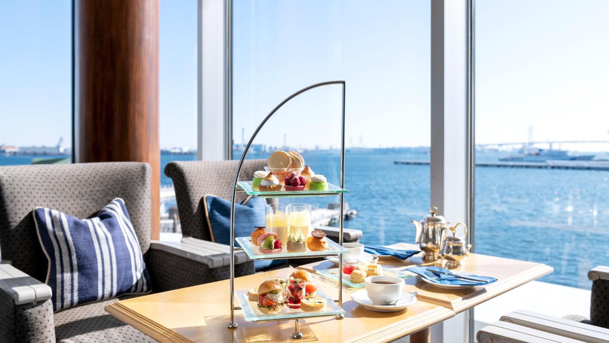 Intercontinental Yokohama Grand By Ihg Yokohama (Kanagawa) Exterior foto Afternoon tea on board a cruise ship